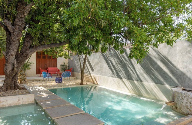 Spacious 1-floor House, Outdoor Oasis in Centro