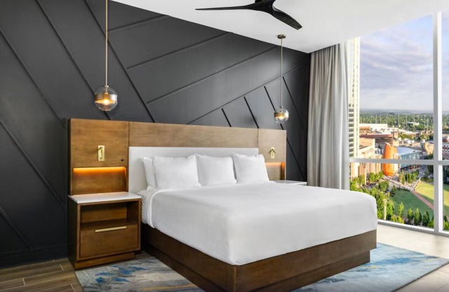 Spacious 1BDRM in Atlanta! Across street fro Centennial Park