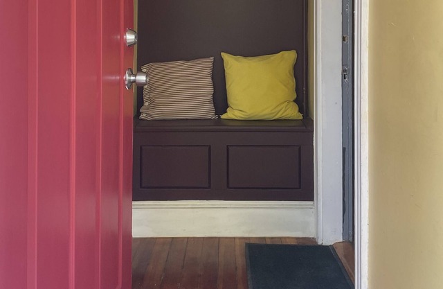 Spacious 2-bed 2-bath bi-level apartment in the middle of fun!