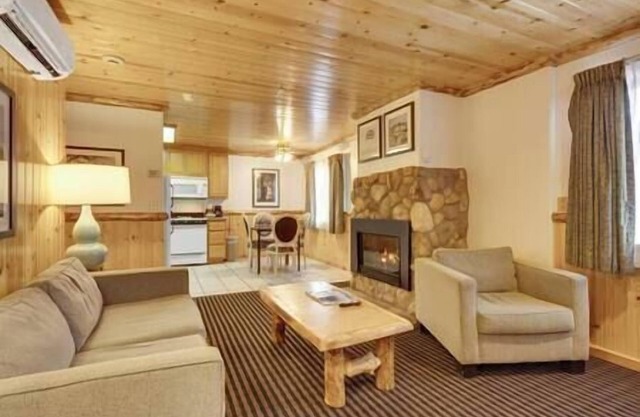 Spacious 2 Bedroom 2 Bathroom Townhouse in South Lake Tahoe
