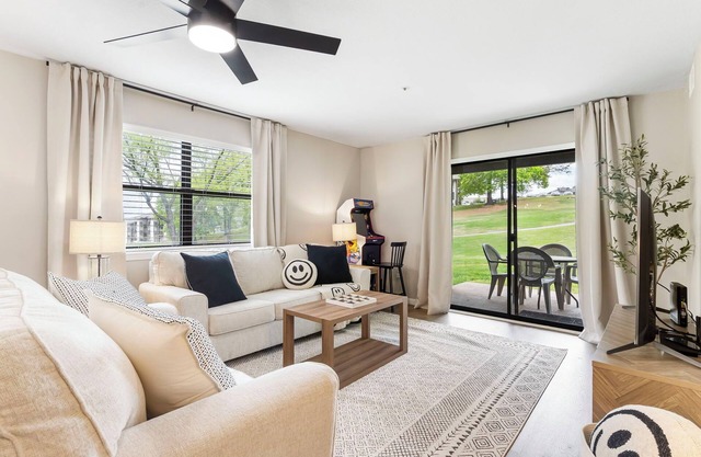 Spacious 2 Bedroom Condo in Gated Pointe Royale Golf Village with Pools.