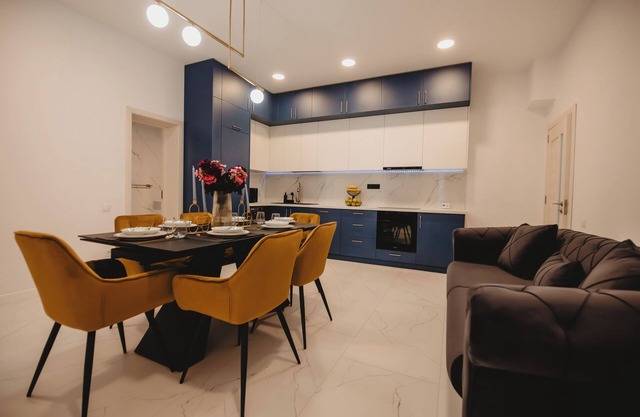 Spacious 2-bedroom apartment with WiFi, AC in cool Cluj-Napoca