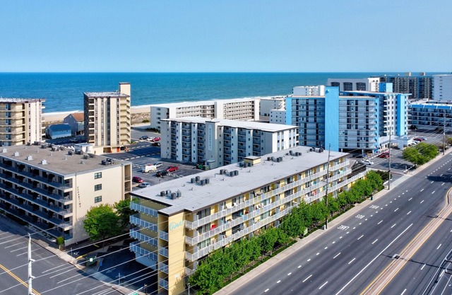 Spacious 2B/2B condo just steps from the beach. Sleeps 9 comfortably