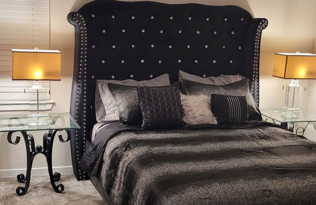 Spacious 2BR/2 BA *RDU* W/D* Free Parking*