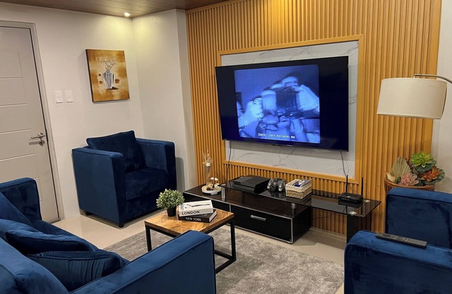 Spacious 2BR Condo | Sleeps 6 | Walk to SM North EDSA | Great City Views