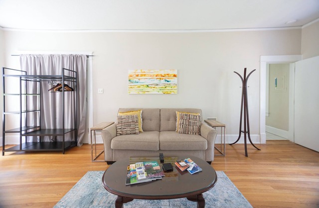 Spacious 2BR in Grand Old Home, Downtown Durham