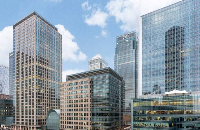 Spacious 3-Bed Flat, Canary Wharf Views w/Parking
