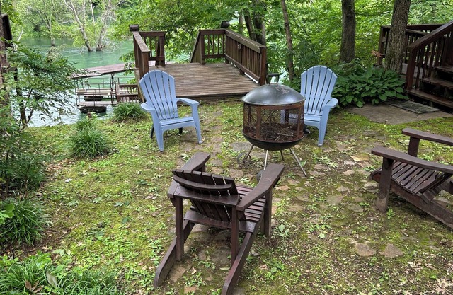 Spacious 3 Bedroom House with Guest House, Large Outdoor Space & Private Dock