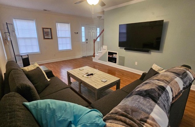 Spacious 3 BR Retreat in Leland