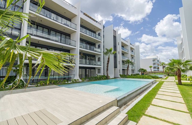 Spacious 3BD Penthouse Private Rooftop Sea Breeze