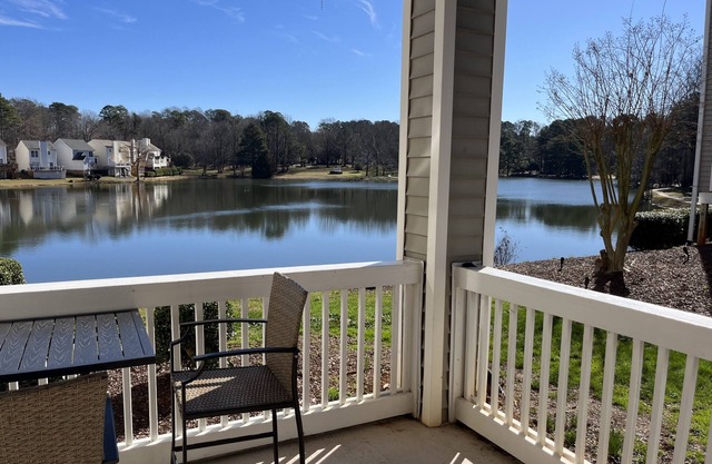 Spacious 3bdrm lake view condo close to EVERYTHING!