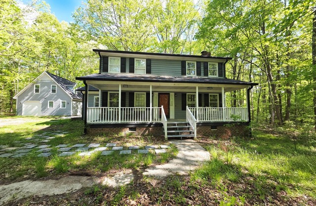 Spacious 3BR Retreat – Split-King Beds near UNC