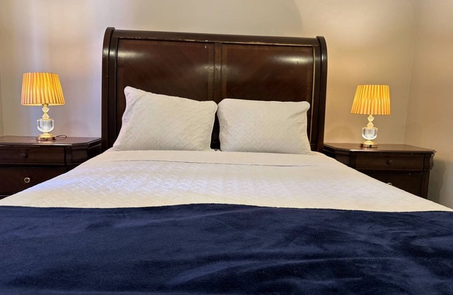 Spacious 4-bedroom hotel suites in delightful San Pedro Sula with WiFi, AC