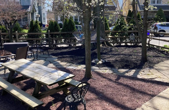 Spacious 4-bedroom house with WiFi, Close to Philly in wonderful Havertown