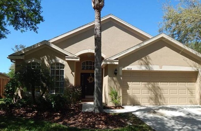 Spacious 4B2B House in New Tampa - minutes to i-75 and i-275