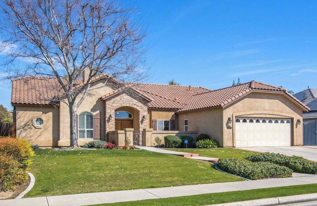 Spacious 4BR 3BA Home KING Suite Pool Sleeps 8