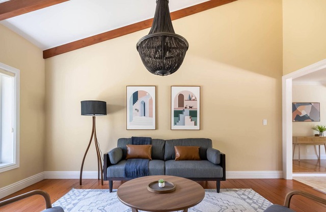 Spacious 4BR House in Los Altos