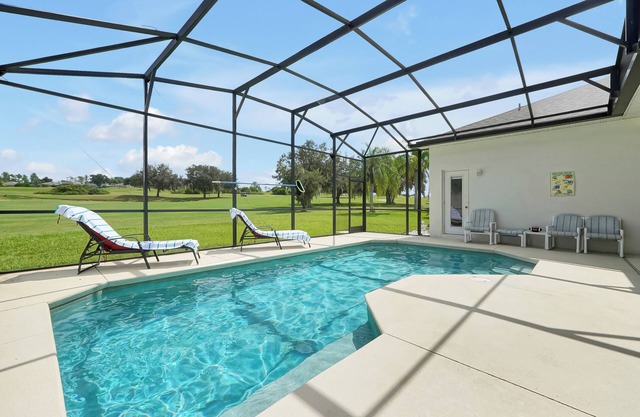 Spacious 4BR + Office Golf Villa, Private Pool, Near Disney/Universal & Beaches