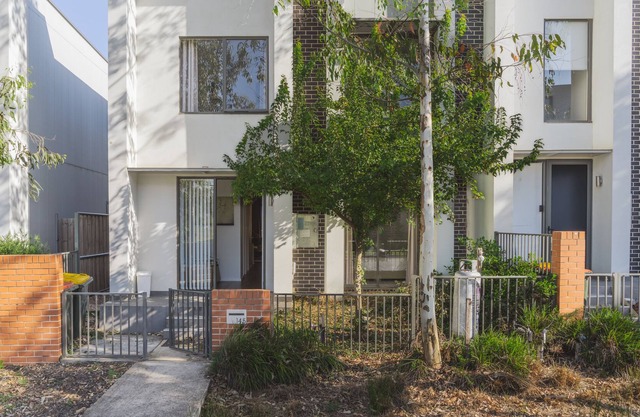 Spacious 4BR Quiet surroundings Rousehill