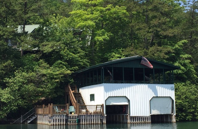 Spacious 5 Bdrm/5 bath home on Best Part Of Lake Rabun with stunning views!