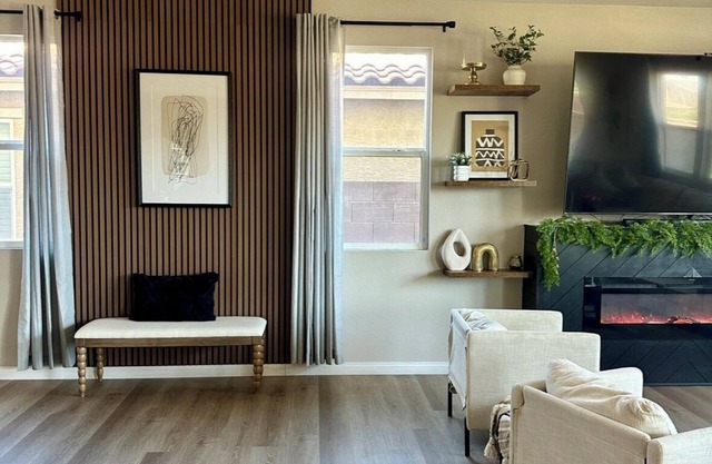 Spacious 5-bedroom home in Las Vegas near freeways, restaurants, retail & park!