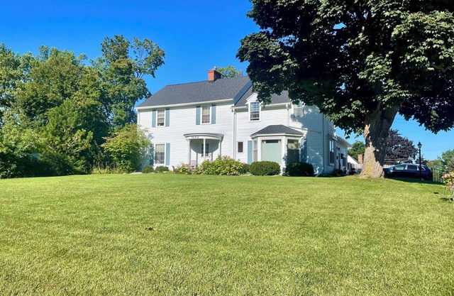 Spacious 5-bedroom Allouez Home - 6 min drive to Lambeau