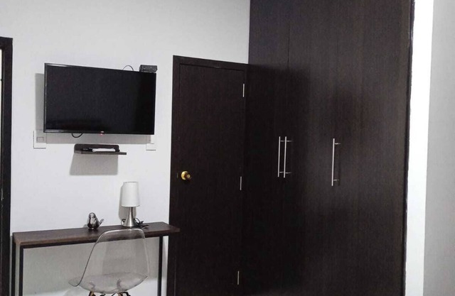 Spacious 5-bedroom house with WiFi and AC in wonderful Barranquilla