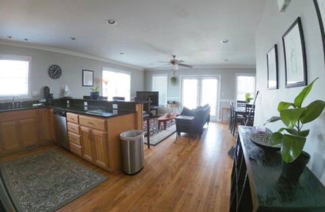 Spacious 5-bedroom house in charming Kure Beach with AC