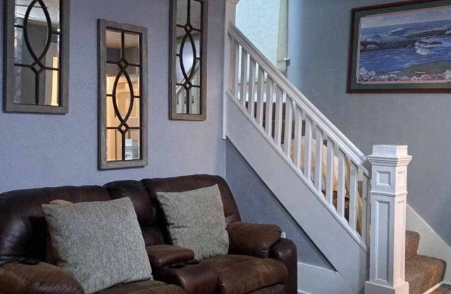 Spacious 5-Bedroom Home in Highland Square Akron