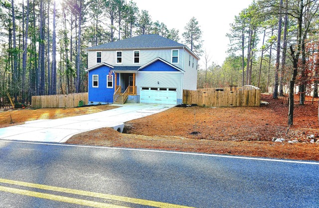 Spacious 5-bedroom house in peaceful West End. 8 minutes to PINEHURST #2!!!