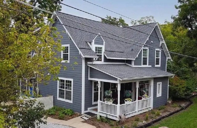 Spacious 5 bedroom Farmhouse Perfect for Family/Friend Reunions