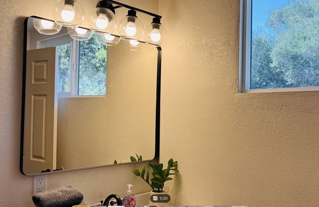 Spacious 5-bedroom house with AC and WiFi in charming Sierra Vista