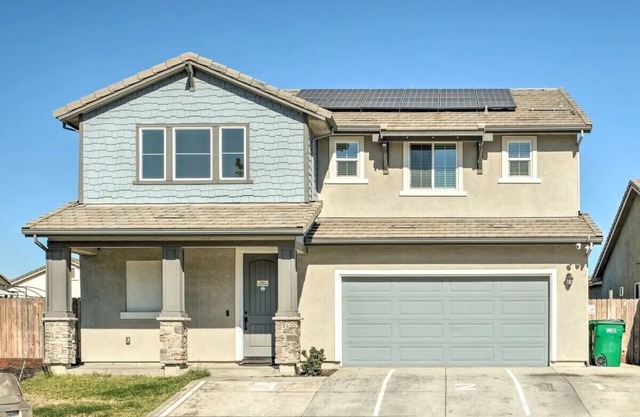 Spacious 5-bedroom villa in lovely Stockton with AC, WiFi