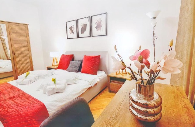 Spacious 5* luxury in historic center free parking