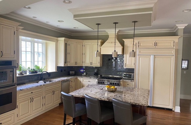 Spacious 5BR/6BA Gorgeous Home in Fabulous Northshore Chicago location!