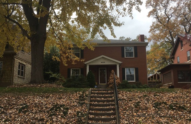 Spacious 6BR, 10 bed Derby House. Walk to the track.