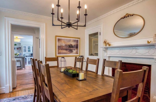 Spacious 6BR close to Portsmouth, beaches and UNH