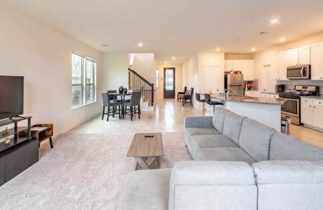 Spacious 9Beds Private Luxury Family Vacation Home