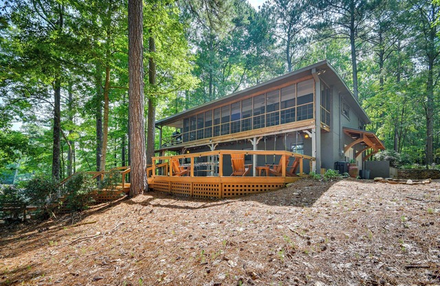 Spacious Alexander City Retreat w/Private Dock!