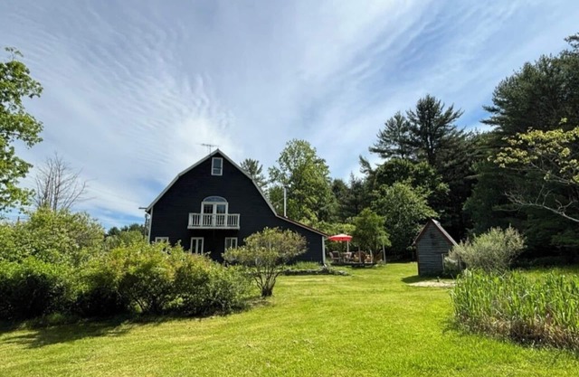 SPACIOUS and COMFY RENOVATED BARN - pets welcome!