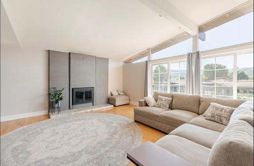 Spacious and Exclusive Oasis 6BR 3BA