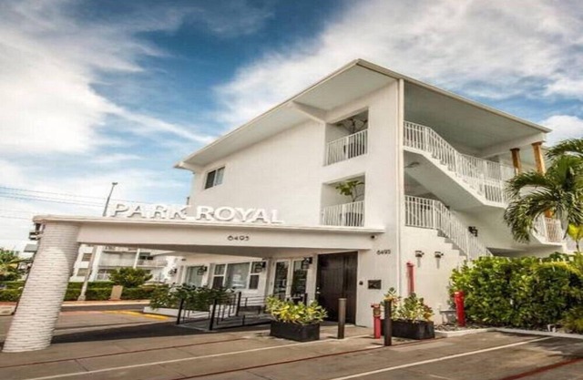 Spacious and Light-filled Room Near North Beach Hot Spots