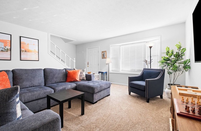 Spacious and Quiet 2BR/2.5BA Townhouse Close to Toomer’s & Auburn University