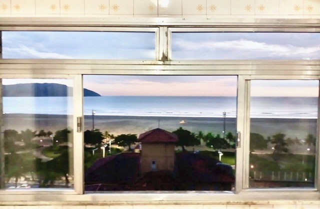 Spacious apartment on the beach in the heart of Gonzaga!Wi-Fi!