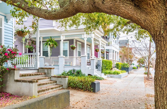 Spacious Apartment Downtown