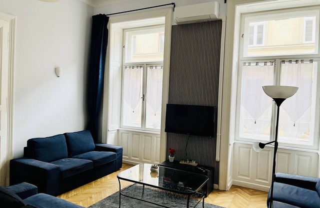Spacious apartment in central Budapest