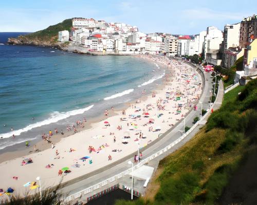 Spacious Apartment in Malpica with Sea and Mountain Views - 110 m²