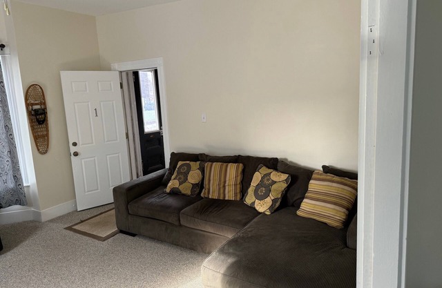 Spacious apartment located in the heart of everything Maine has to offer.