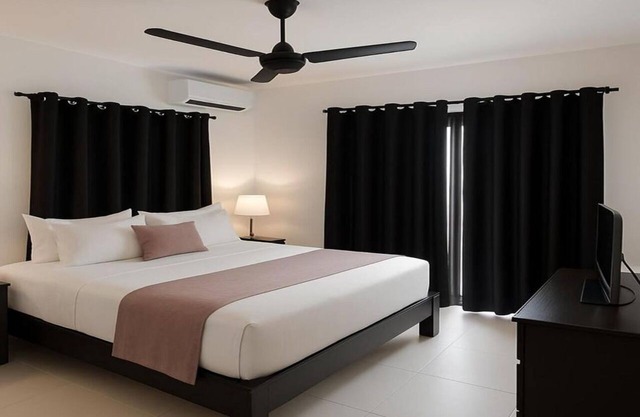 Spacious Apt w/Private Parking & Room A/C