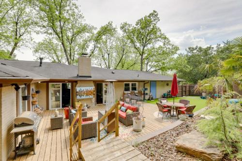 Spacious Atlanta Home with Yard about 9 Mi to Downtown